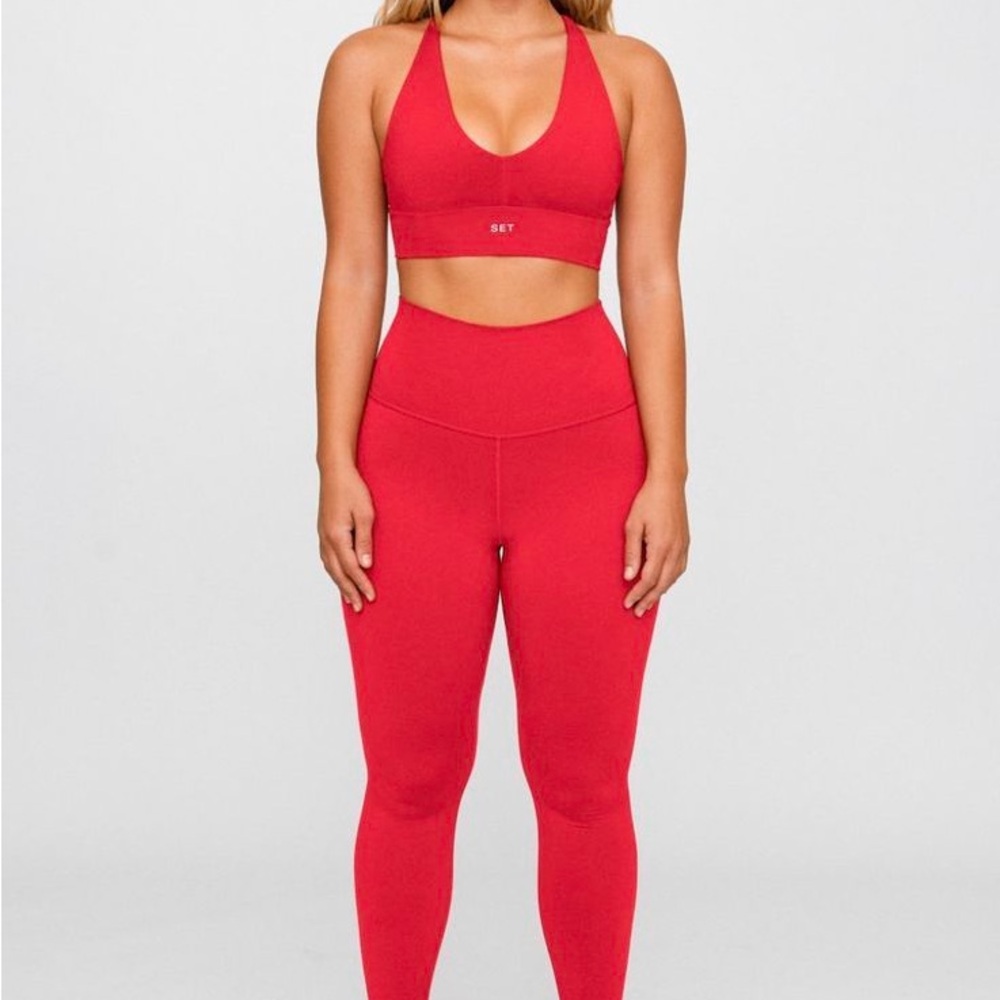 Set Active Spicy Luxeform SOLD OUT. Leggings & sports bra. Size S. Never worn!